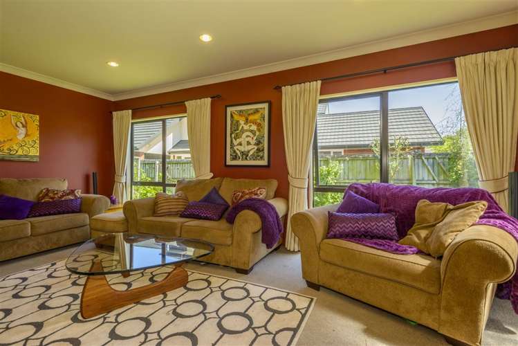 55 Travis Country Drive Burwood_11