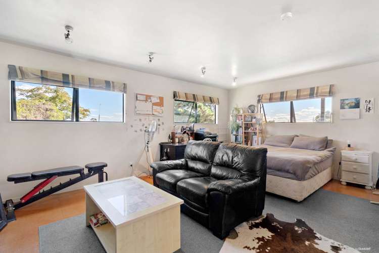 6 Preston Avenue Belmont_13