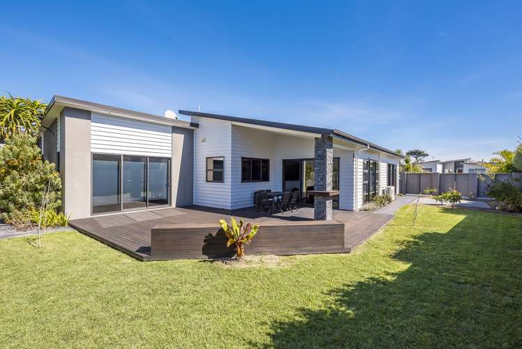69 Kotuku Drive Paraparaumu Beach_1