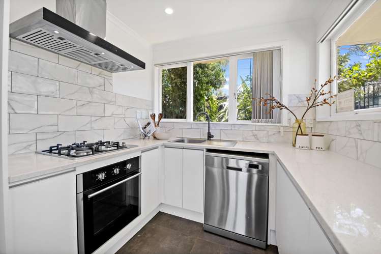 2 Glengarry Road Glen Eden_4