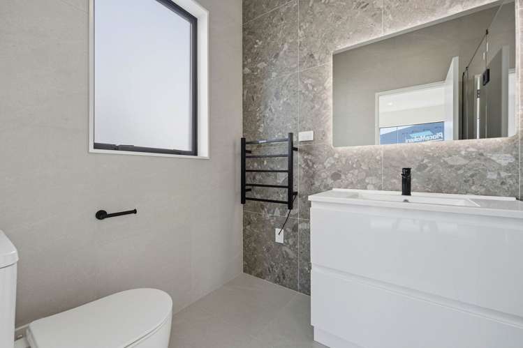 17 & 23 Wira Lane Silverdale_21