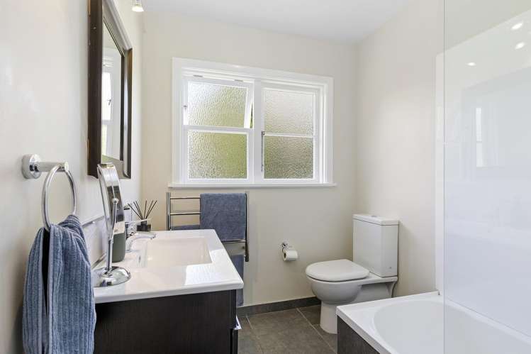 9 Huia Grove Elderslea_11