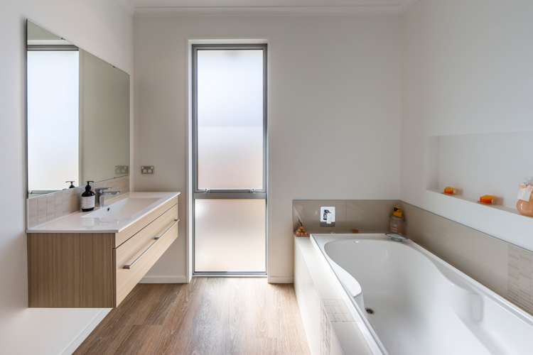 113 Southfield Drive Lincoln_21