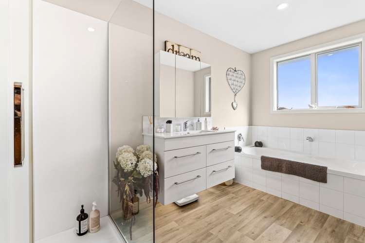 18 Finch Street Albert Town_17