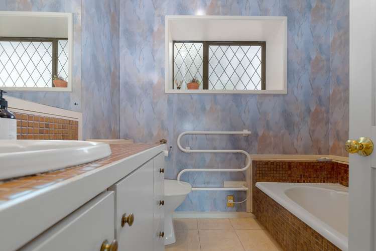 66 Iles Road Lynmore_13