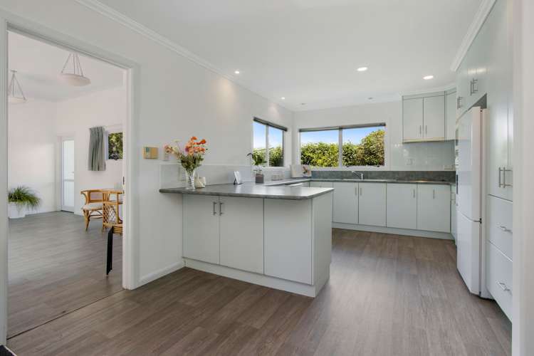 88 Sharp Road Aongatete_9