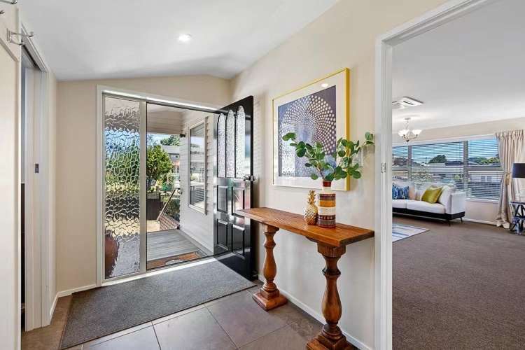 37 Fickling Ave Mount Roskill_5