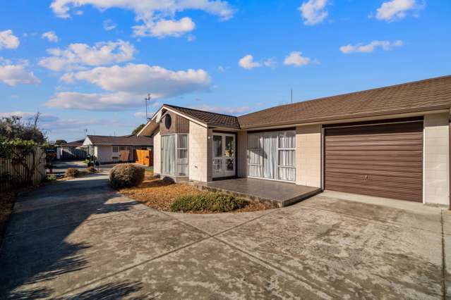 1/8 Hythe Lane Saint Martins_3