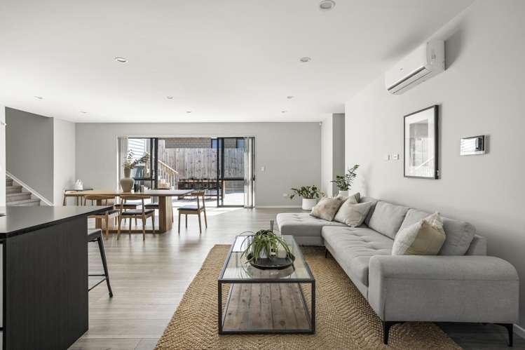 27 Surf View Crescent Red Beach_13