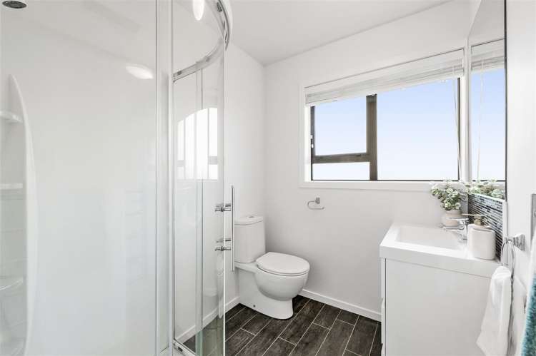 12 Oakhurst Place Russley_11