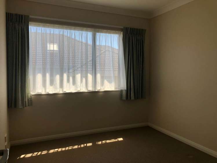 6 Chateau Rise Flat Bush_8