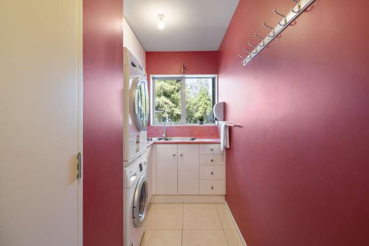 98 Polson Hill Drive Aokautere_16