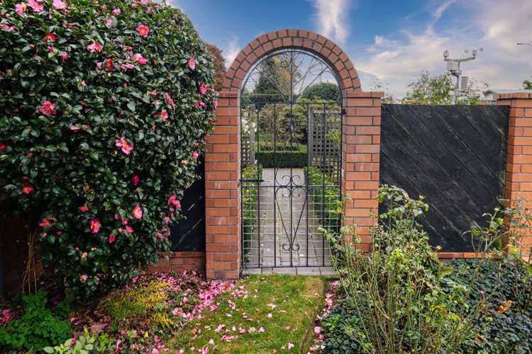 24 Falcon Drive Allenton_6