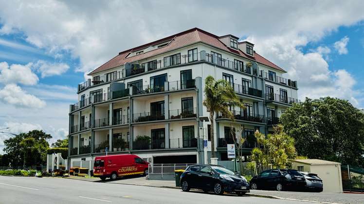 4/99 Mokoia Road Birkenhead_27