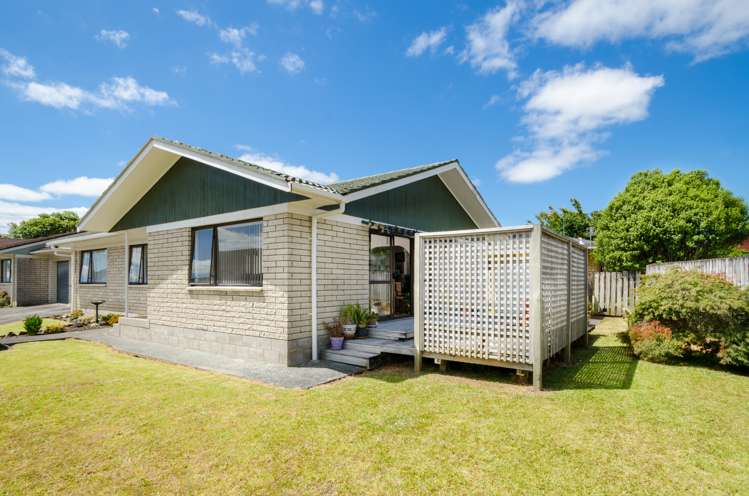 2/34 Flanshaw Road Te Atatu South_1