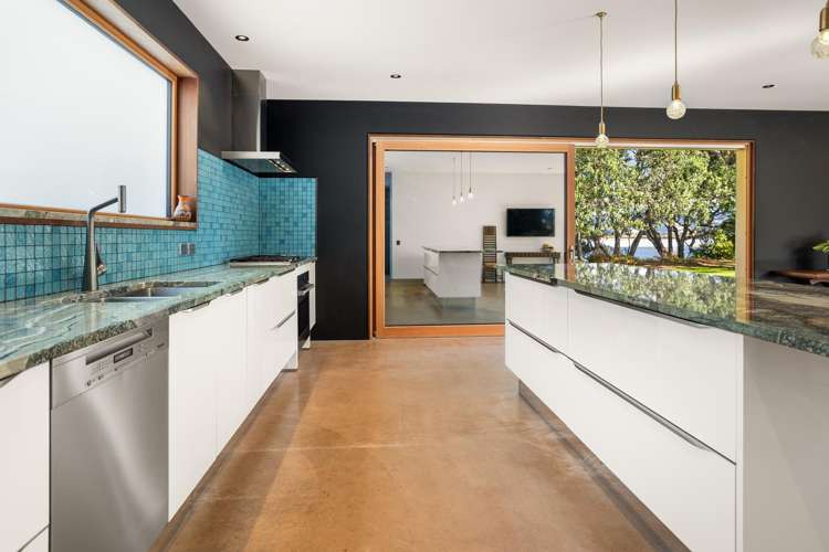 6 Robinson Road_5