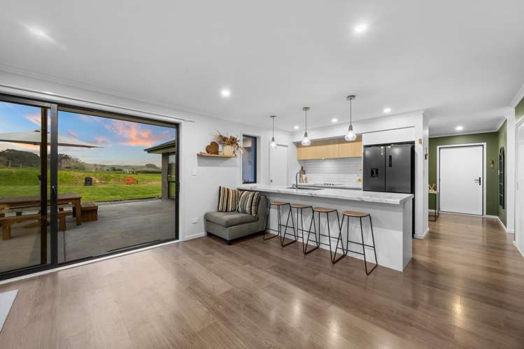 1347 State Highway 16 Waimauku_11