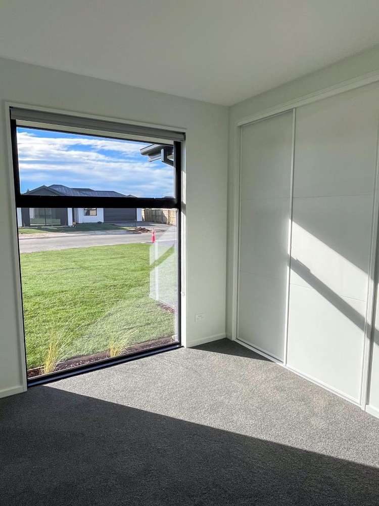 28 Accadia Drive 11103_6