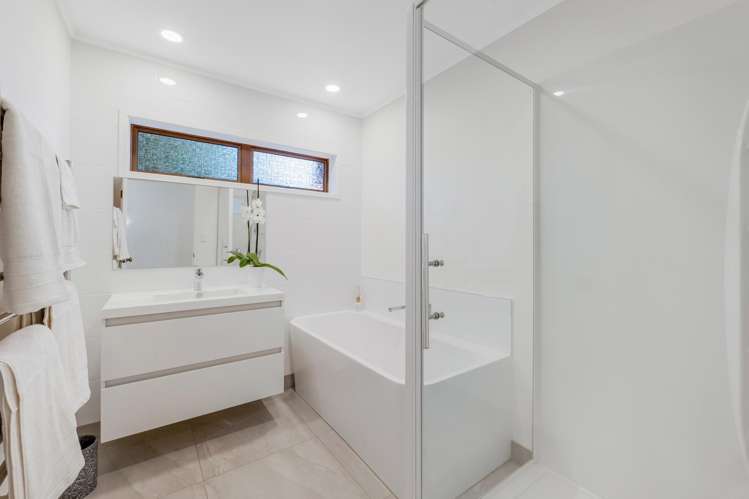 20 Butley Drive Farm Cove_21