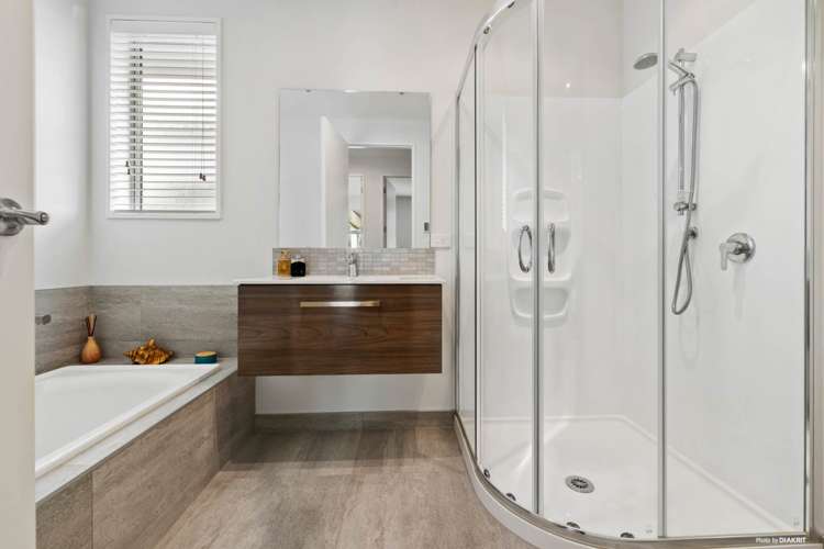 14 Defender Crescent Beachlands_13