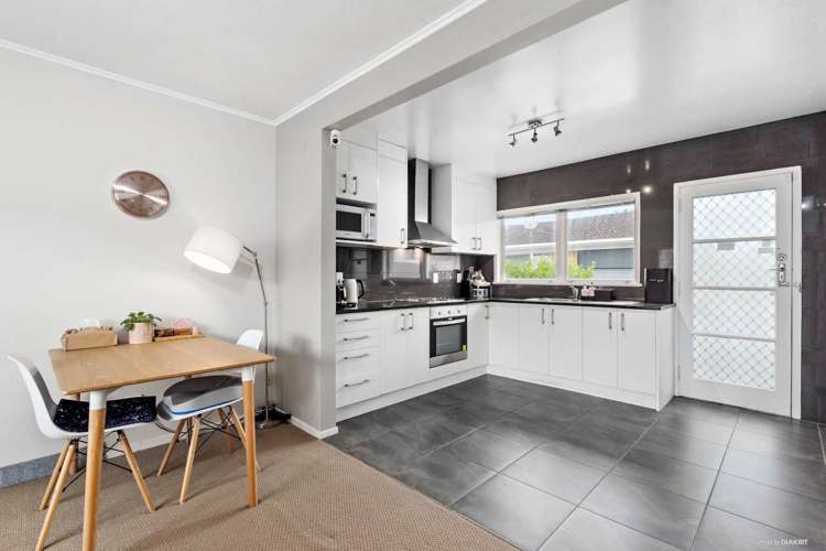 2/771 Beach Road Browns Bay_7