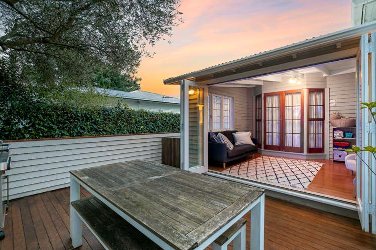 8 Challinor Crescent Mount Albert_18