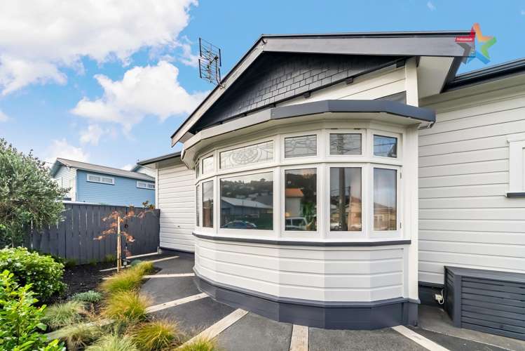 6 Wha Street Lyall Bay_18