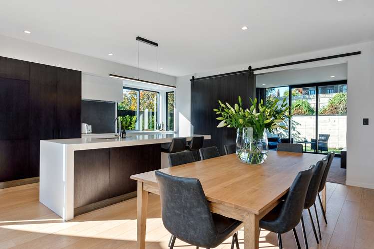 805a River Road Chartwell_3