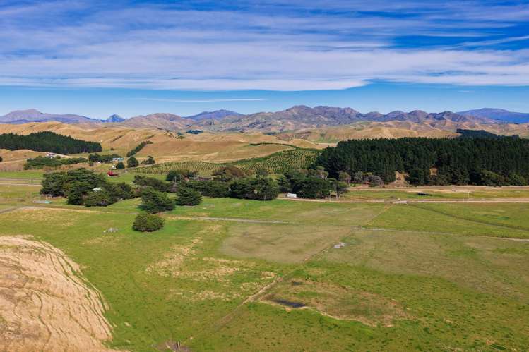 Corner Marfells Beach and Clifford Roads Lake Grassmere_19