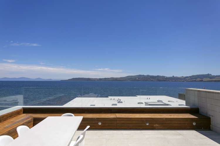 20/225 Lake Terrace Waipahihi_4