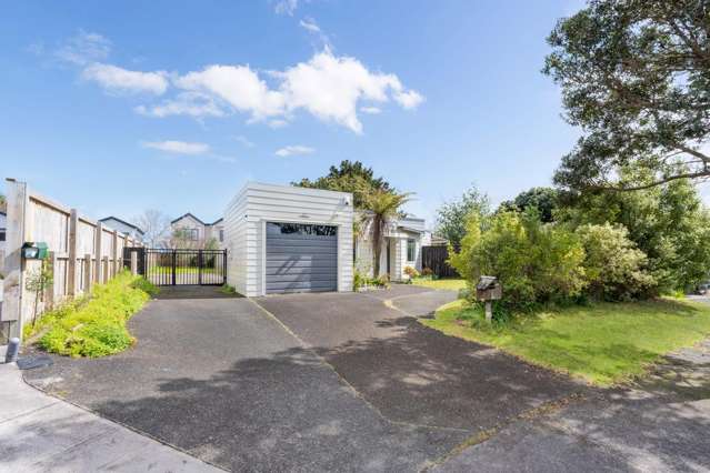 Cul-de-Sac Gem with Modern Family Living