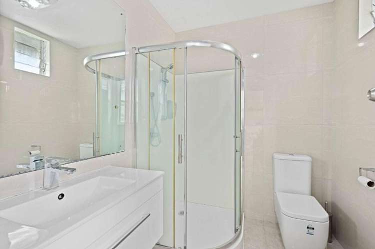 1/221 Onewa Road 10868_9