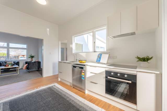 MUST BE SOLD - DON'T MISS YOUR CHANCE!