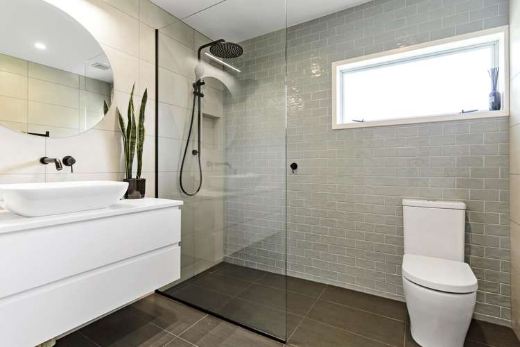 2/16 Castleton Drive Howick_17