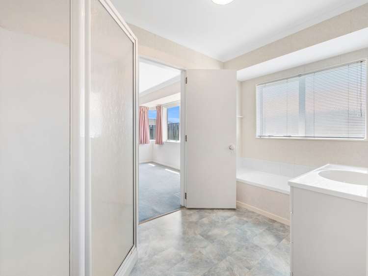 41 Ocean Crest Papamoa_11