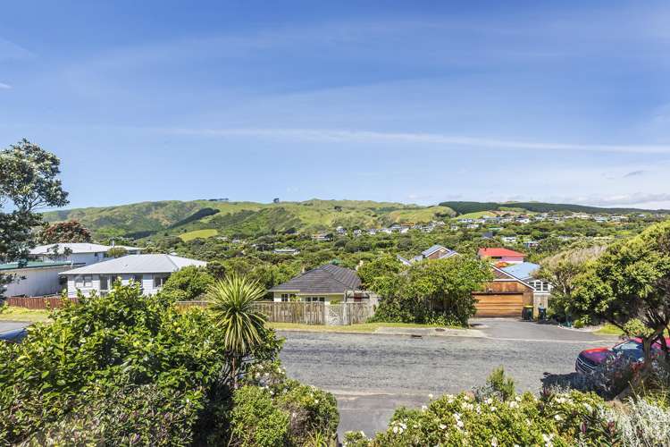 12 Raroa Place Pukerua Bay_23