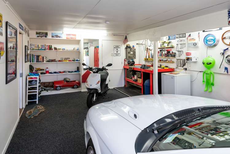 10 Glenfern Road Mellons Bay_21