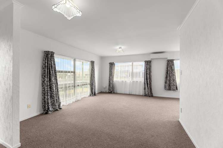 1 STELLA DRIVE Clarks Beach_10
