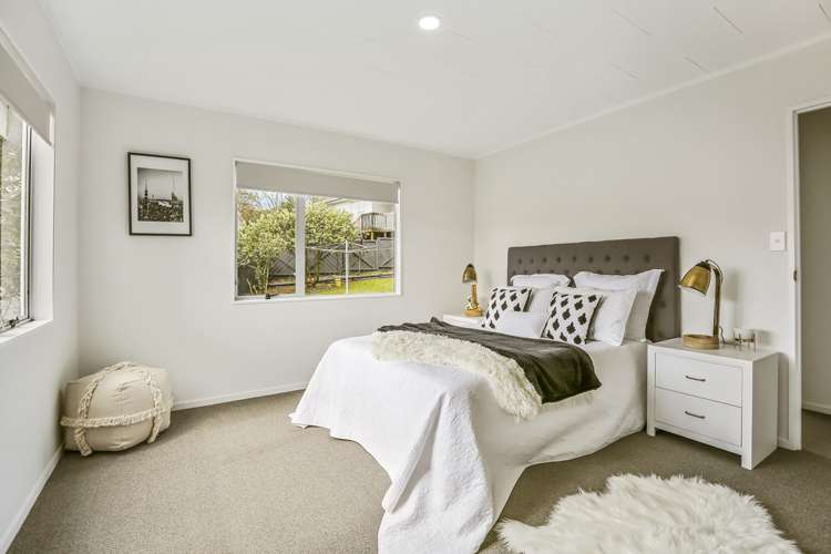 13 Maywood Crescent Glen Eden_10