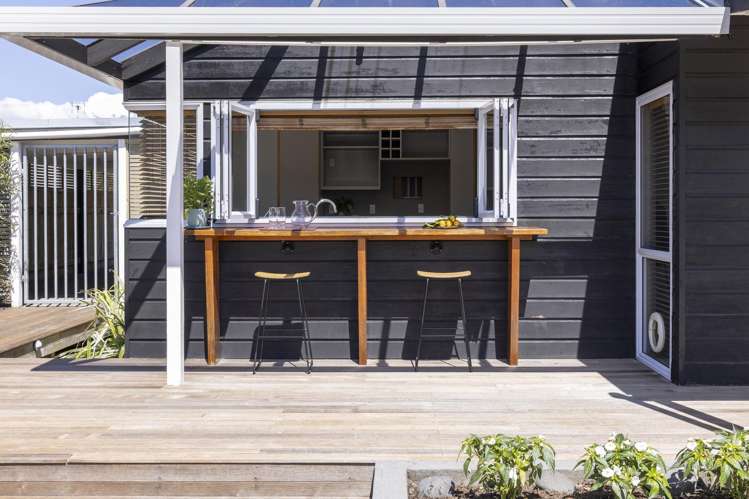 1 and 2/20 Stanley Street Wharewaka_14