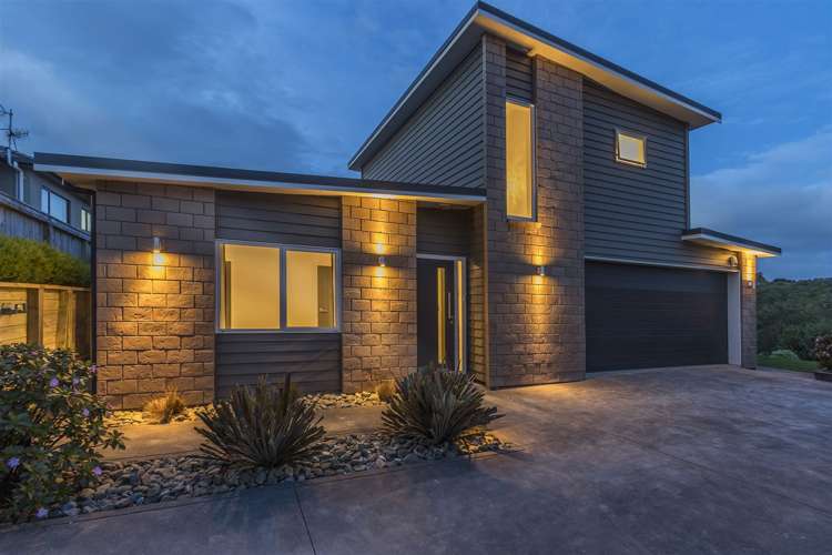 15 Dusky Crescent Aotea_0
