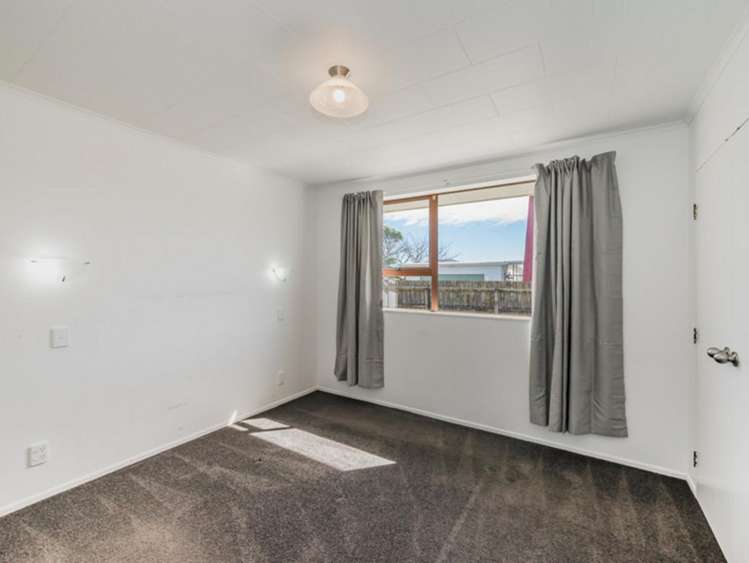 62a Mazengarb Road Paraparaumu Beach_13