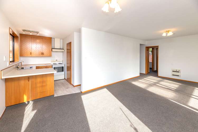 2/83 Middlepark Road Sockburn_4