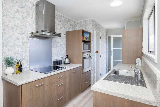 35 Karen Crescent Dinsdale_2