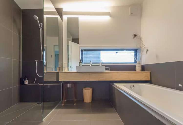  B/15 Hungerford Road Lyall Bay_11