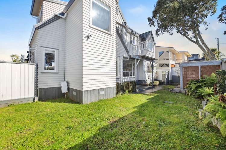 19 Beach Road Mellons Bay_32