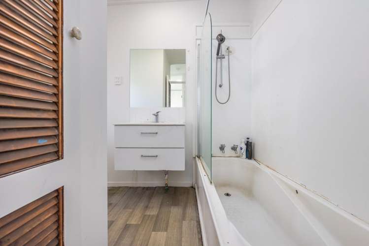 78 Melrose Road Mt Roskill_17