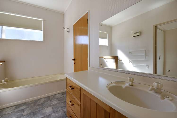 32 Washbourn Drive Richmond_11