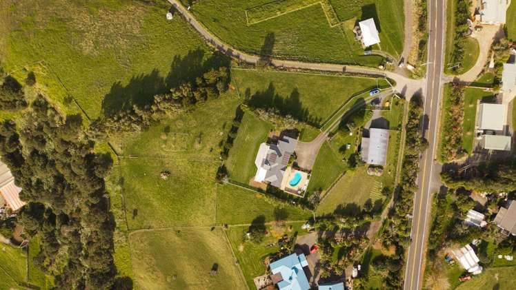 1382 Old North Road Helensville_26