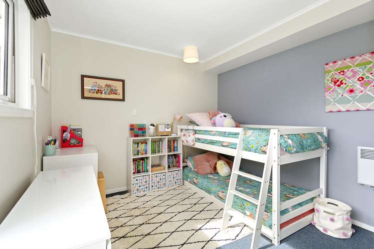 25 Voltaire Street Karori_16